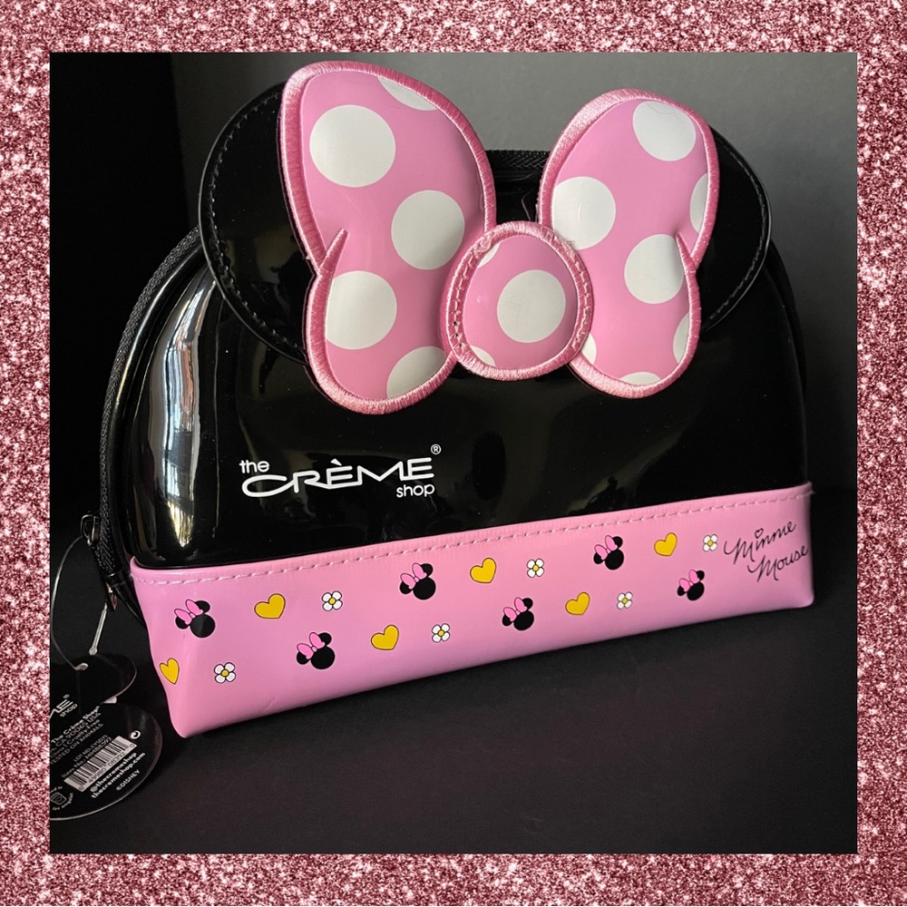 🎀 The Crème shop x Disney Minnie Mouse makeup bag.